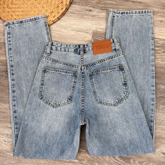 Princess polly asymmetrical straight leg jeans - Picture 8 of 8